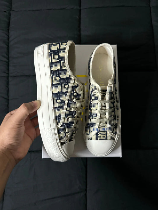 Blue low Adores