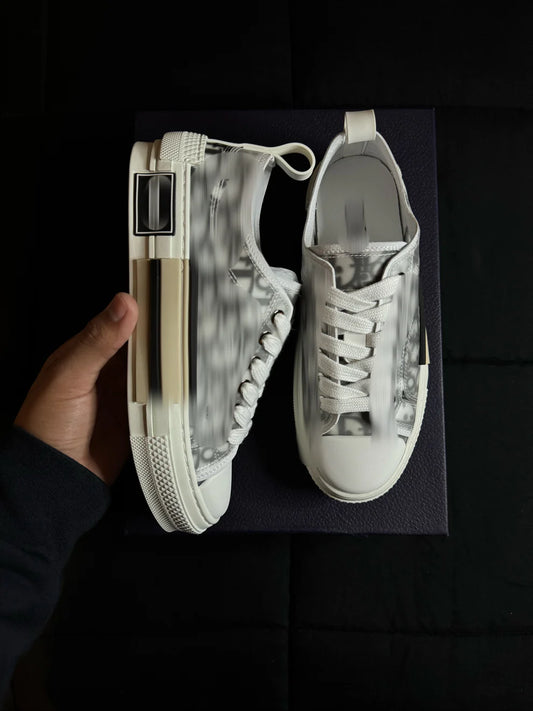 Adore grey low
