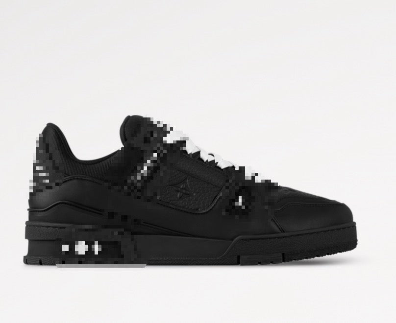 BL ALL BLACK TRAINER